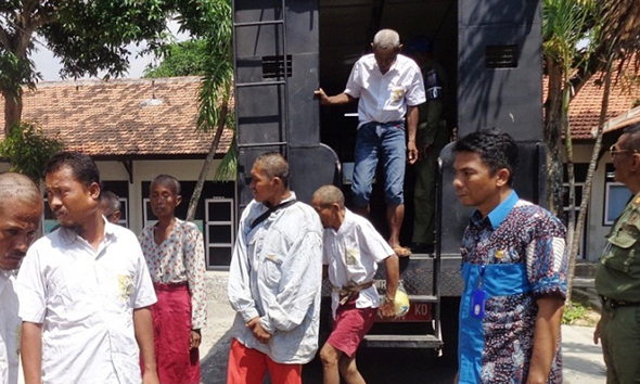 Razia PGOT di Rembang, Rabu (12/ 8/2015) siang. (Foto: mataairradio.com)