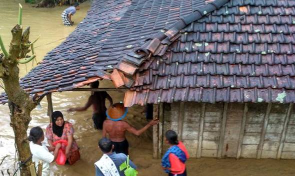 Sumber Selatan Dilanda Banjir, Puluhan Rumah Terendam