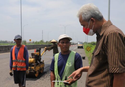 Pemprov Jateng Kucurkan Dana Rp437 Miliar untuk Infrastruktur Jalan