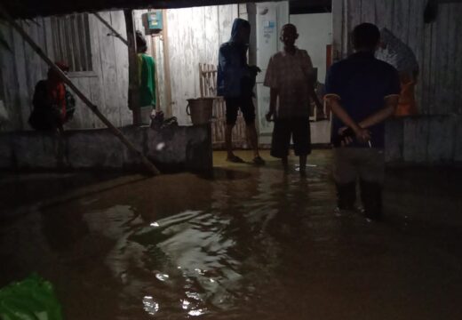 Diguyur Hujan Lebat, Sidorejo Terendam Banjir