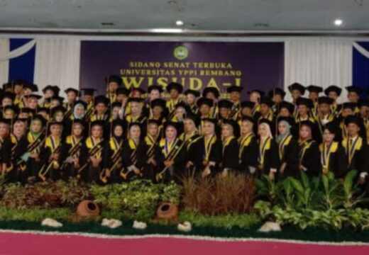 Wisuda Perdana, 154 Mahasiswa UYR Resmi Sarjana