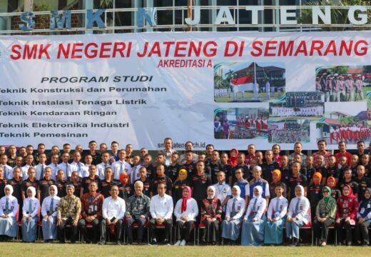 Presiden Jokowi Kepincut Program di SMKN Jateng