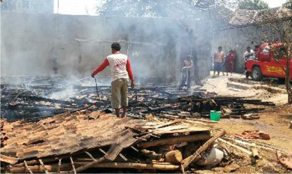Rumah Perajin Sapu Lidi di Sale Ludes Terbakar