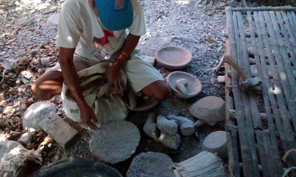 Didesak Tambang, “Kampung Batu” Warugunung Segera Punah